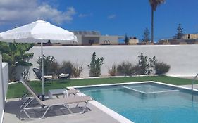 Raisakis Apartments